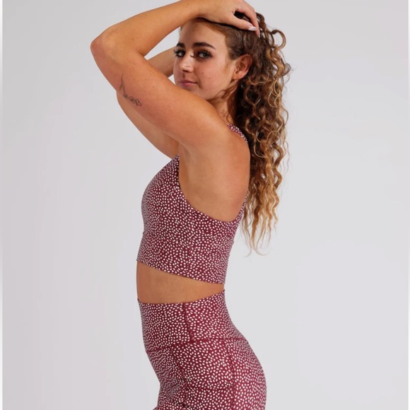 NWT BuffBunny Sports Bra - Dark REd Bossy Print Sz Medium - Picture 3 of 9